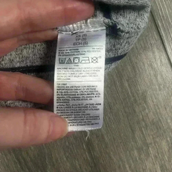 Old Navy and Hurley 2 Piece Boys Bundle Long Sleeve Tops Size 5 - Picture 4 of 8